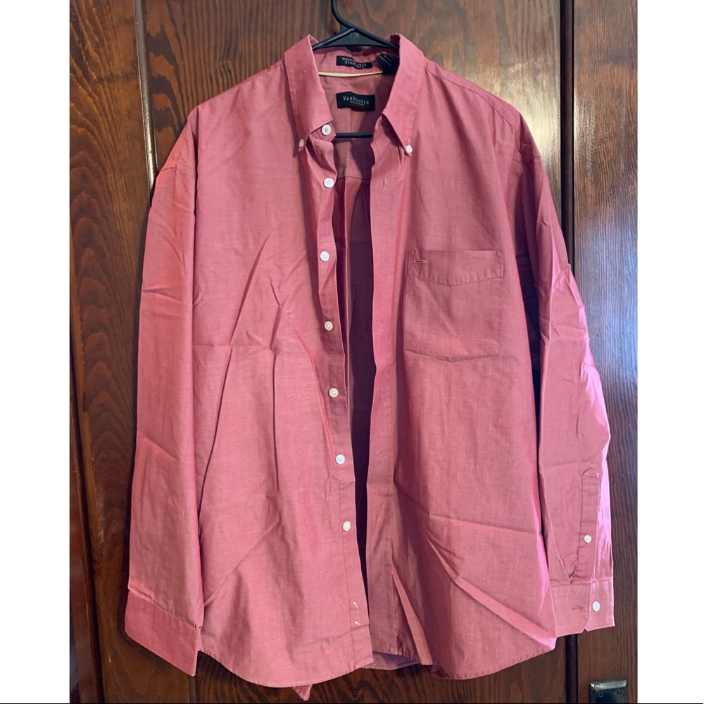 Size Large 16-16 1/2 men’s dress shirt Van Heusen